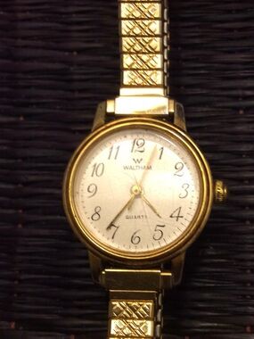 Vintage Waltham Women's Gold-Tone Quartz Wristwatch
